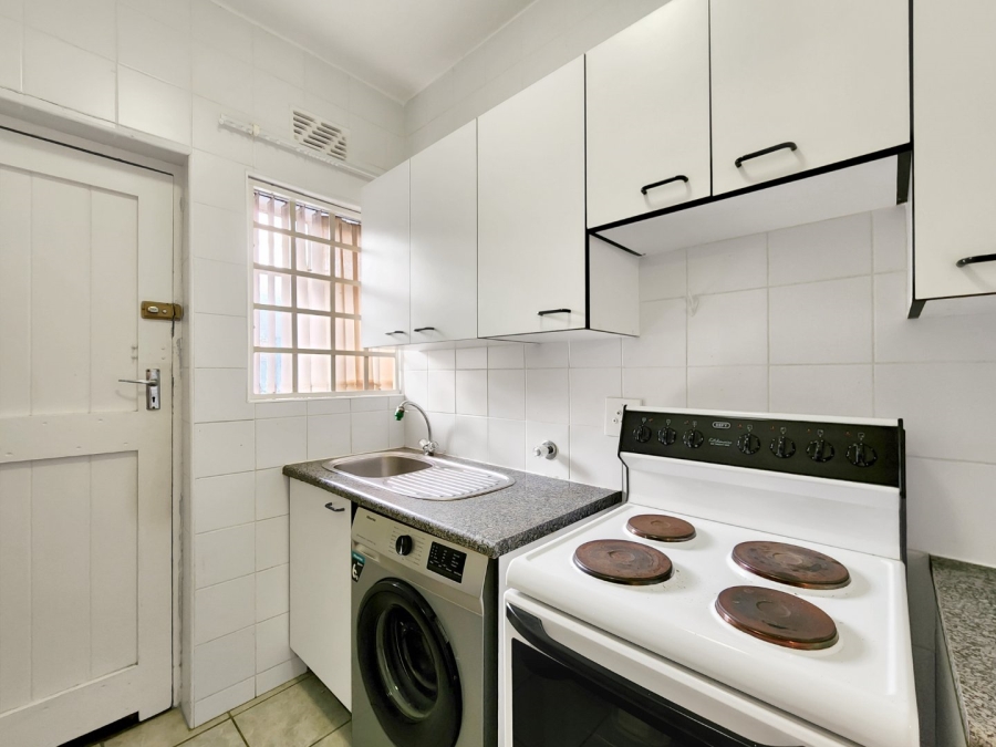 1 Bedroom Property for Sale in Sea Point Western Cape